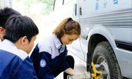 Sinh viên học trực tuyến: Có kịp tiến độ tốt nghiệp?