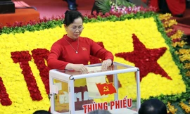 Bỏ phiếu bầu Ban chấp hành Đảng bộ tỉnh Hà Nam nhiệm kỳ 2020-2025 Ảnh: hoàng Mạnh Thắng 