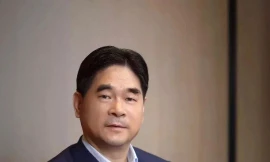 Vương Chấn Hoa - tỷ phú, chính khách, yêu râu xanh 