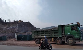 Khu vực giật tam cấp đồi và khai thác đất san lấp của Cty Đức Trọng 