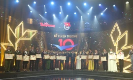 Các gương mặt trẻ Việt Nam tiêu biểu và triển vọng 2018 tại lễ tuyên dương. Ảnh: Như Ý