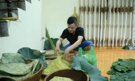 Hộ kinh doanh cá thể cốm làng Vòng (Cầu Giấy - Hà Nội)Ảnh: Như ý