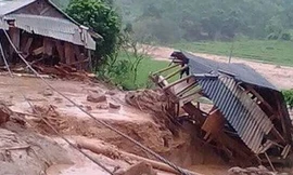 Nhiều ngôi nhà bị cuốn trôi trong trận lũ tối 2/9 ở Mường Lát, Thanh Hóa. Ảnh: Hoàng Lam