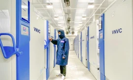 Hơn 100.000 liều vắc-xin COVID-19 đầu tiên sẽ về Việt Nam hôm nay. Trong ảnh là kho lạnh âm sâu đạt tiêu chuẩn duy nhất tại Việt Nam của VNVC để bảo quản vắc-xin đã sẵn sàngẢnh: N.L 