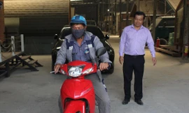 “Tôi cảm kích trước thái độ của anh Lộc sau tai nạn đã “thấy sai và nhận sai”, hơn nữa thấy anh Lộc cũng khó khăn nên tôi muốn dành tặng anh ấy chiếc xe máy để đi lại thuận tiện, an toàn hơn”. Anh Huỳnh Bảo Toàn