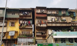 Nhà G6A Thành Công được đánh giá xuống cấp nghiêm trọng nhưng không nhận được sự đồng thuận cải tạo của một bộ phận người dân 