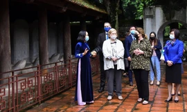 Thi ký hoạ về di tích quốc gia đặc biệt Văn Miếu-Quốc Tử Giám