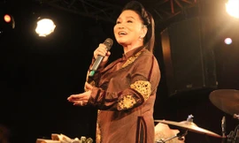 NSND Bạch Tuyết và show diễn tại phòng trà We