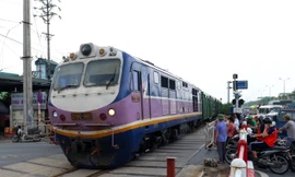 1,1 vạn nhân viên tuần đường, gác chắn hiện không có tiền lương, ngành đường sắt có thể phải dừng hoạt động chạy tàu trên toàn quốc ảnh: Như Ý