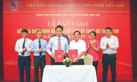 Bàn giao kết quả cho Cục Người có công, Bộ Lao động, Thương binh và Xã hội