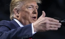 Tổng thống Mỹ Donald Trump trong cuộc vận động cử tri tại bang Michigan ngày 18/12 Ảnh: AP 