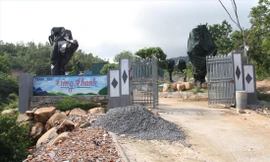 Một trang trại xây dựng trái phép trên núi Hòn Rồng chưa bị xử lý