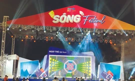 Sân khấu ấn tượng của Sóng Festival