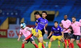 CLB Hà Nội vươn lên chiếm vị trí thứ 2 của Sài Gòn FC ảnh: Anh Tú 