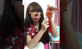 Một bà thầy bán bùa bình an với giá từ 350.000 đồng đến cả triệu đồng/sản phẩm 