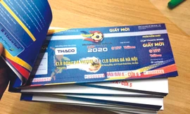 Vé trận Siêu cúp Quốc gia - Cúp THACO 2020 đã sẵn sàng đến tay người hâm mộ từ 11h sáng nay. Ảnh: Xuân Bách