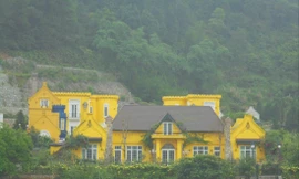 Các căn biệt thự trong Hoàng Lê Gia Garden ở xã Minh Trí vẫn chưa cưỡng chế