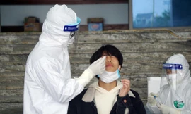 Nam sinh Đại học Bách khoa xét nghiệm tại Trung tâm văn hóa Xứ Đông, TP Hải DươngẢnh: Nguyễn Hoàn 