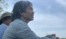 Người dân bất lực nhìn trời khô hạn ảnh: Nguyễn Ngọc