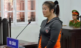 Đối tượng Nguyễn Thị Hà trước vành móng ngựa 