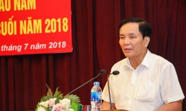 Dư luận đang đặt dấu hỏi xung quanh việc Bộ VH-TT&DLđồng ý để ông Cấn Văn Nghĩa ra tranh cử chiếc ghế Phó chủ tịch phụ trách tài chíoongVFF.