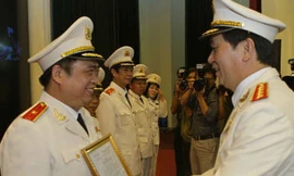 Tướng Đỗ Hữu Ca có gần 57% tín nhiệm cao