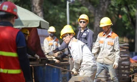 Thi công giếng thoát hiểm, thông gió đường sắt Nhổn - Ga Hà Nội