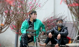 Tiểu thương chợ tết trên phố Phùng Hưng điêu đứng vì dịch COVID-19