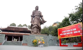 Các di tích Hà Nội 'cửa đóng then cài' trong ngày đầu thực hiện chỉ thị của thành phố