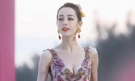 Tin tình ái bủa vây mỹ nhân Tân Cương