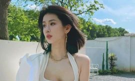 Chân dung hotgirl đi tour 'xả hơi' cùng Lý Dịch Phong, quan hệ mập mờ với Jackson, Seungri