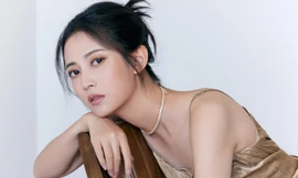 Chân Tử Đan bế người tình màn ảnh kém 29 tuổi