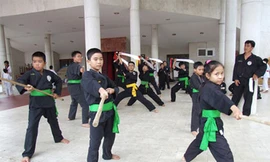 Cho con học ngoại khóa