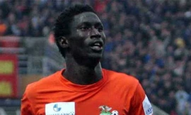 'Sát thủ' hàng đầu V.League bị FIFA cấm thi đấu vì... bán độ