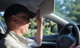 'Tài già' chỉ ra những mẹo giúp lái xe an toàn khi đi ngược nắng