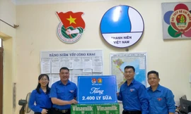 Tặng sữa cho thiếu nhi khó khăn tại Điện Biên, mang niềm vui đến trẻ em vùng cao Sơn La 