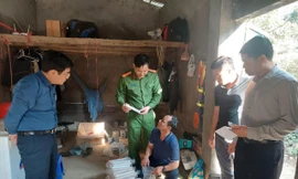 Công an phát hiện 'kho mìn' dưới phản ngủ của công nhân