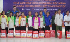 Đồng hành với học sinh và đồng bào dân tộc Mảng ở Lai Châu