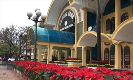 Ga Đồng Đăng được trang hoàng đẹp đẽ. ảnh: Phạm Thanh