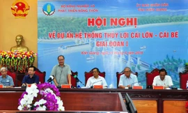 Thứ trưởng Bộ NN&PTNT Hoàng Văn Thắng (đứng) phát biểu. Ảnh: Hòa Hội