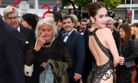 Tình huống khiến có báo dí dỏm giật tít “Chổng mông vào LHP Cannes”