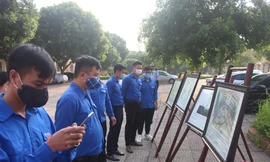  Cung cấp tư liệu về biển đảo cho cán bộ Ðoàn