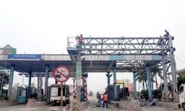 Trạm thu phí BOT Tân Đệ (Thái Bình) đã phải phá bỏ và chuyển về đúng tuyến đường đã đầu tư - tuyến tránh Đông Hưng, khi bị người dân phản đối vì đặt sai vị trí. Ảnh: PT