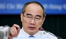 Bí thư TPHCM yêu cầu không hội họp trên 100 người