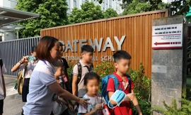 Vụ trẻ tử vong do bỏ rơi trên xe buýt ở trường Getway lại tiếp tục nhận được sự quan tâm tại cuộc họp báo Chính phủ thường kỳ trong chiều 4/9. ẢNH: NHƯ Ý