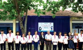 Nhiều chương trình từ thiện nhân văn như "Hè yêu thương", "Tết an bình" đã đến với người nghèo trong những năm qua