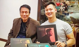 Đức Tuấn và Phú Quang trong buổi giới thiệu album Đức Tuấn- Phú Quang Symphony 