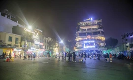 Trải nghiệm du lịch Hà Nội về đêm là nhu cầu của hầu hết các du khách khi đến Thủ đô. Ảnh: Duy Phạm