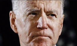 Nếu lên nắm quyền, ông Biden sẽ phải giải quyết nhiều cuộc khủng hoảng cùng lúc. Ảnh: AP 