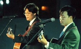 Ngọc Tân và con trai 